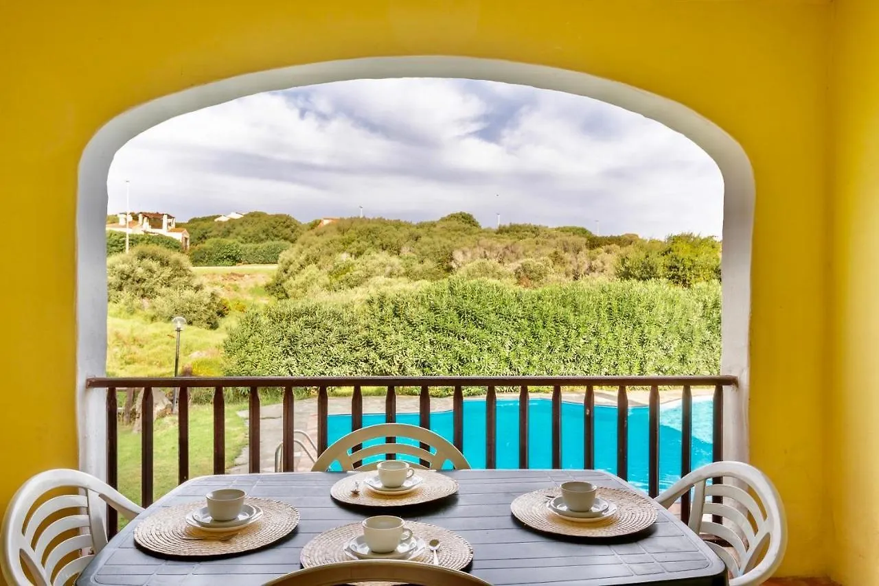 Villas With Air Conditioning And Shared Pool, Just A Few Minutes From La Pelosa Beach Punta de su Torrione Lejlighedshotel