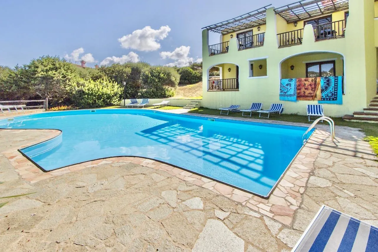 Villas With Air Conditioning And Shared Pool, Just A Few Minutes From La Pelosa Beach Punta de su Torrione