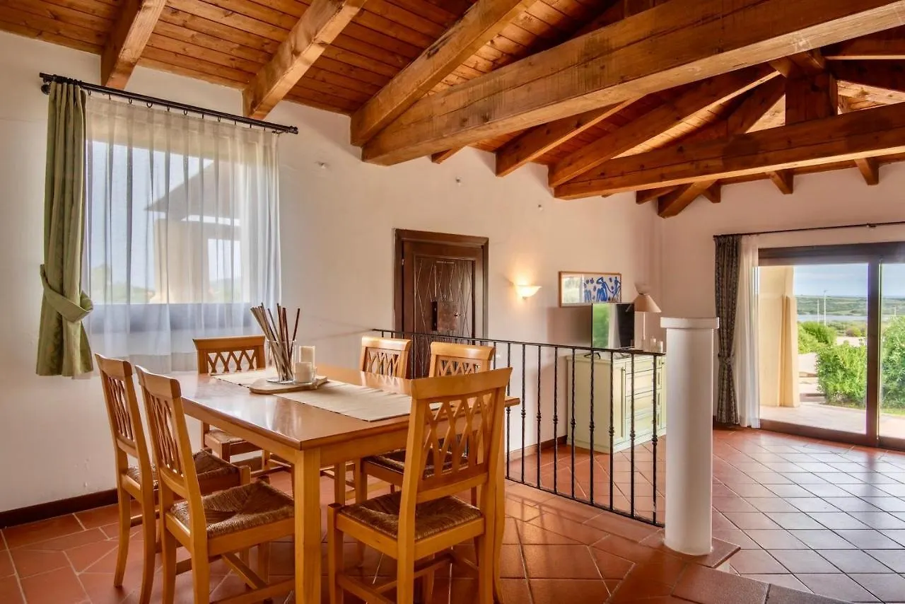 Aparthotel Villas With Air Conditioning And Shared Pool, Just A Few Minutes From La Pelosa Beach Punta de su Torrione Italy