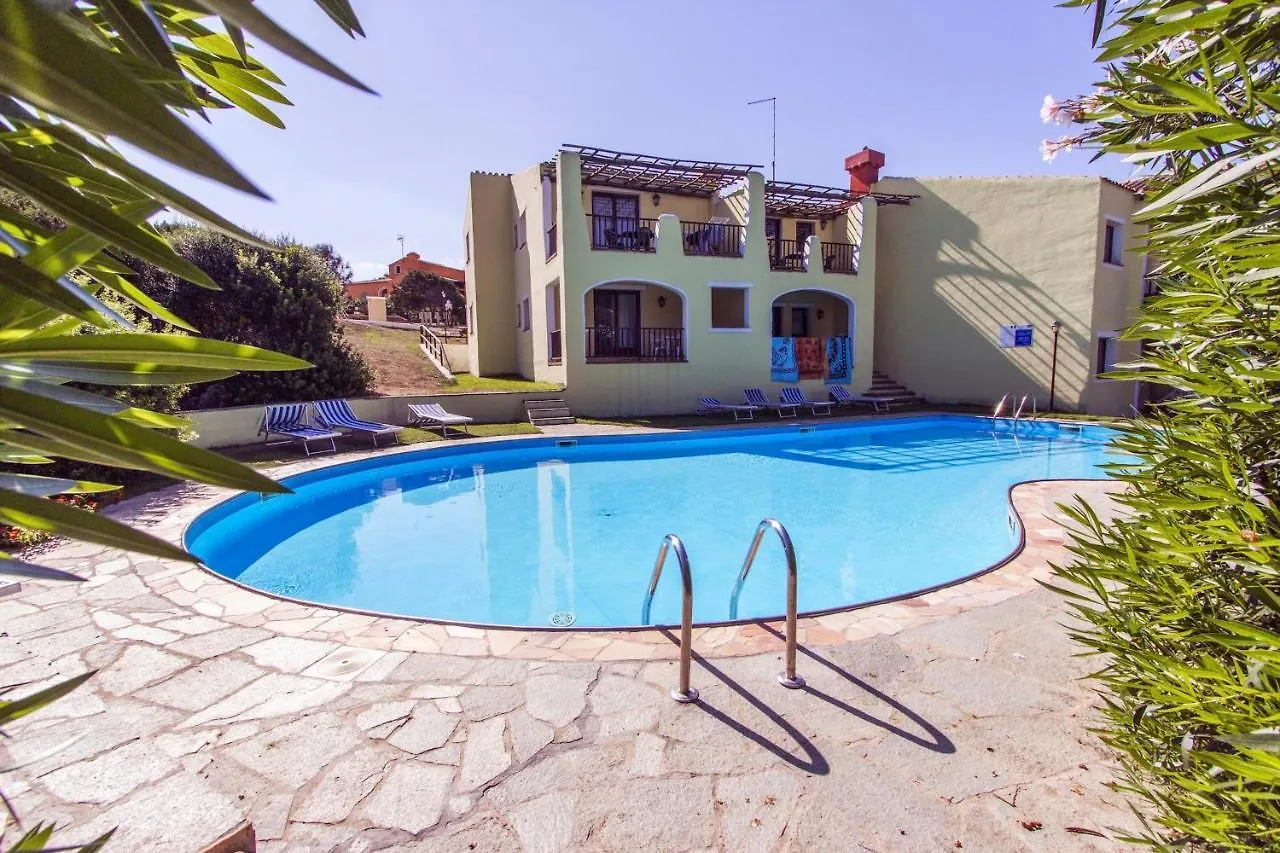 Aparthotel Villas With Air Conditioning And Shared Pool, Just A Few Minutes From La Pelosa Beach Punta de su Torrione Italy
