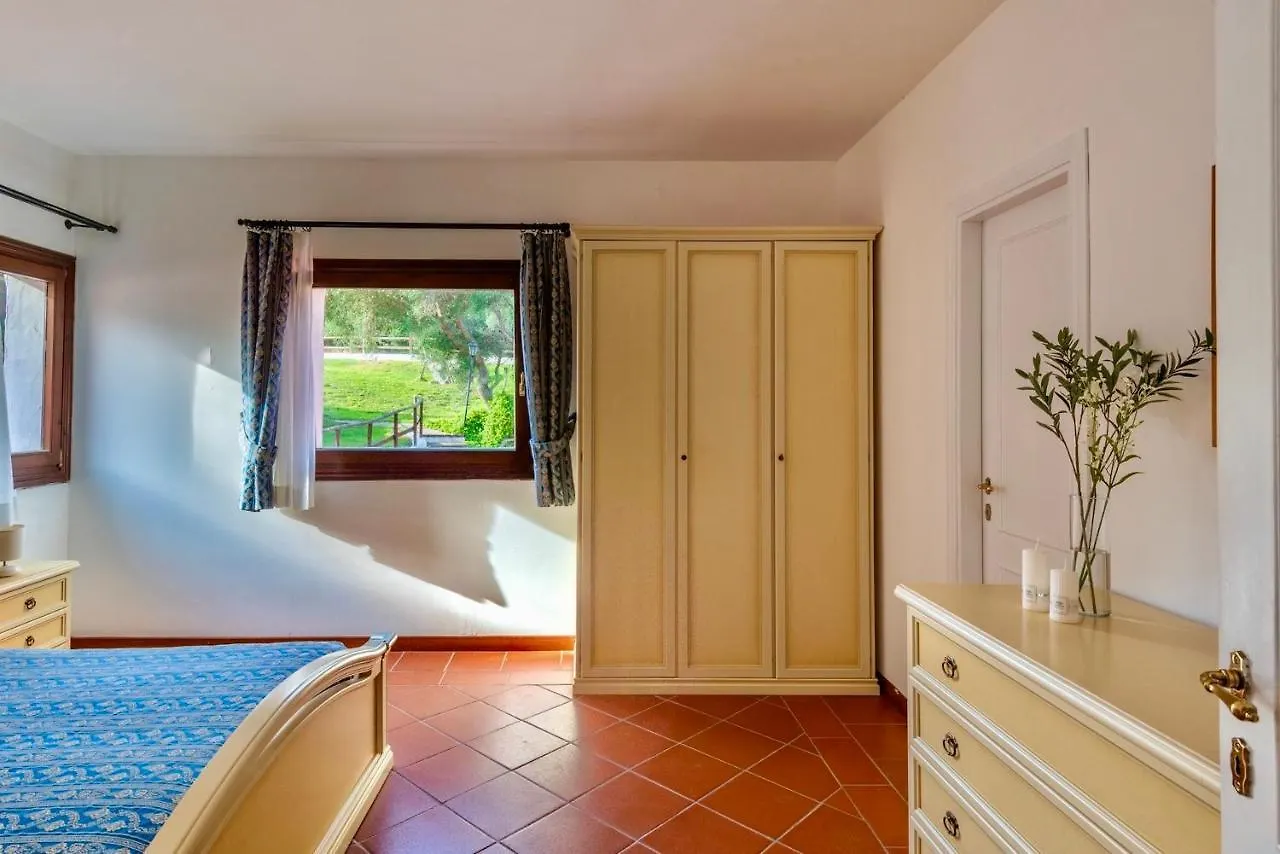 Villas With Air Conditioning And Shared Pool, Just A Few Minutes From La Pelosa Beach Punta de su Torrione